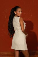 Рокля от букле с ефектни брошки ,, White ‘’